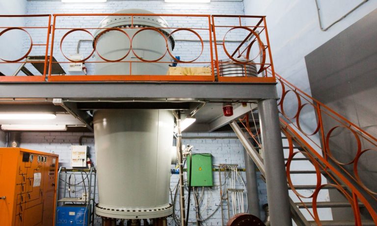 ЭЛВ_ускоритель_