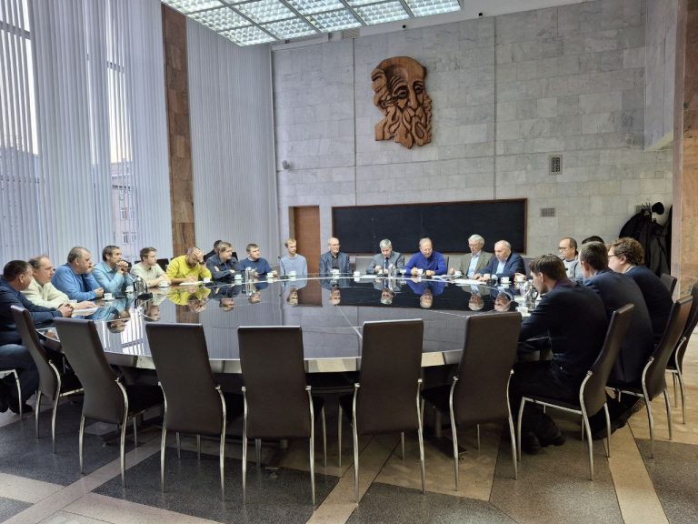 Круглый_стол