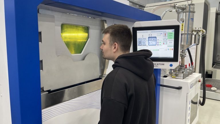 photo_5397566043645407351_y