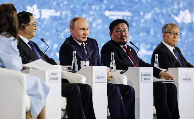 84CiiAkzTffMKm9RSiy3CFT3RiX9SipN