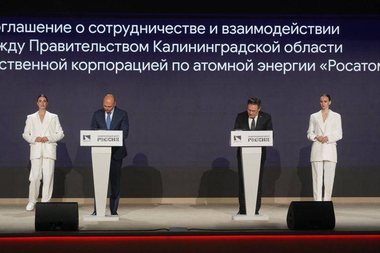 photo_5357487461837247466_w