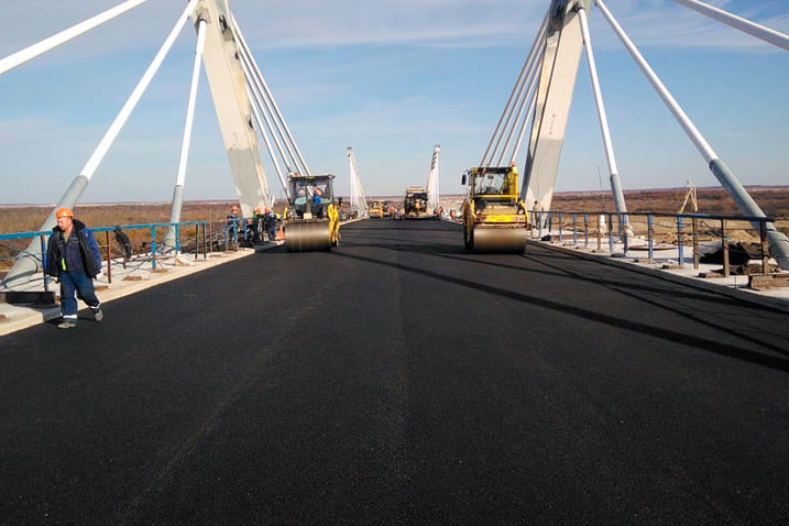 Construction of the Amur bridge